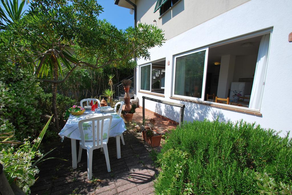 Appartamenti Mimosa - Clima, Giardino, Posti Auto Marina di Campo Exterior foto